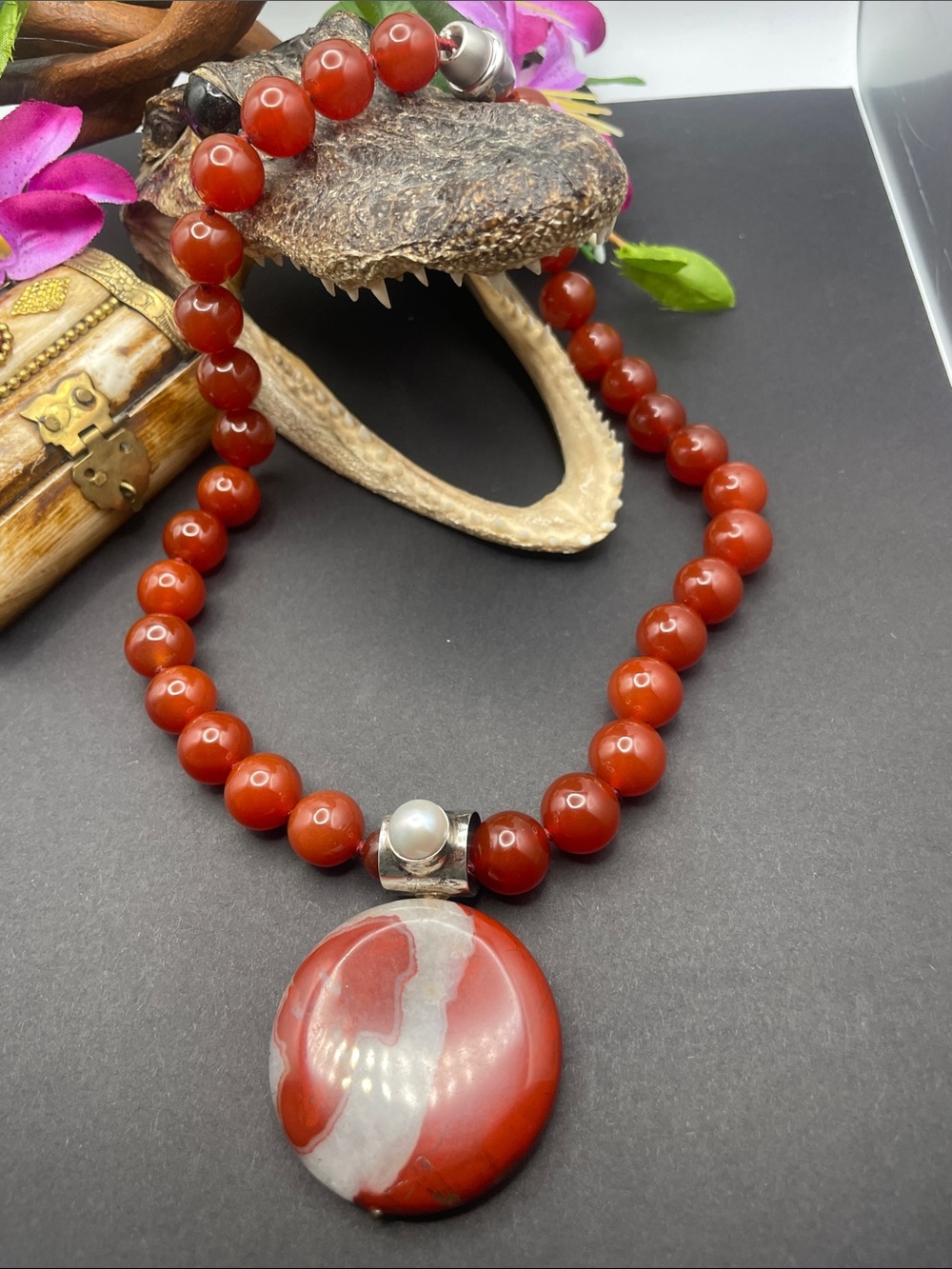 Carnelian, red jasper, pearl and 925 gemstone necklace B34